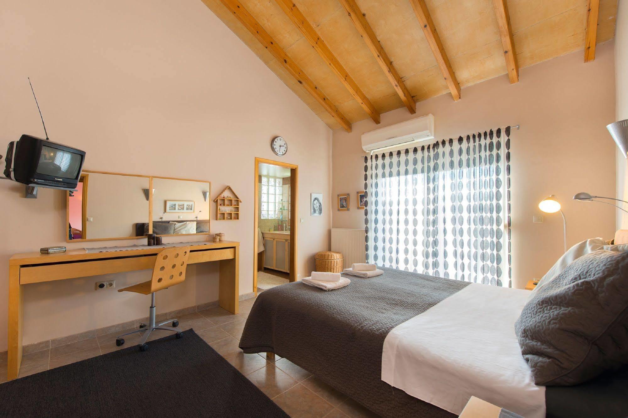 Olive Private Swimming Pool 5 Bdr Rhodes